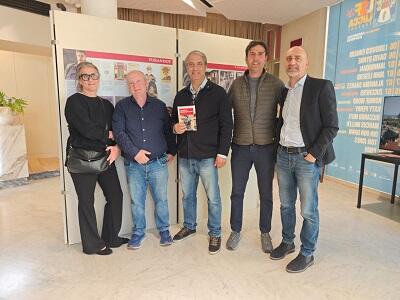 Un'esposizione didattica in occasione dell'edizione del centenario di Turandot nella biglietteria del Teatro del Giglio Giacomo Puccini