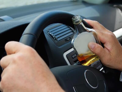 Conducente ubriaco con patente già revocata alla guida: 7mila euro di sanzione e confisca del veicolo. E se avesse ammazzato qualcuno?