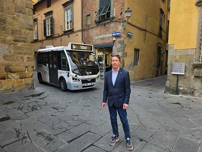 Mobilità, Lucca accelera su innovazione e sostenibilità: +128% di pagamenti con carta di credito e bancomat e flotta bus sempre più elettrica