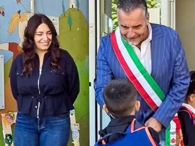 Primo giorno di scuola a Porcari: "L'accoglienza parte da curiosità e gentilezza"