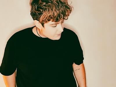 MOC Fest: il concerto della cantautrice Annarè, che presenta il nuovo album a MiniMaxi Music