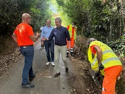 Sopralluogo del sindaco Pardini e dell'assessore Bruni alle squadre dei cantonieri in zona Meati/Cerasomma