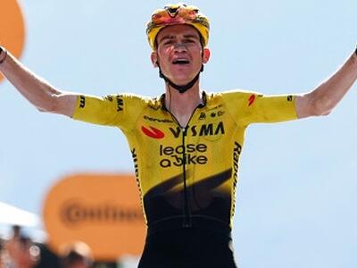Sepp Kuss della Visma Lease a Bike si è aggiudicato, con un grande assolo nel finale sull’ascesa ai Piani di Pezzè, la tappa “regina” del Giro