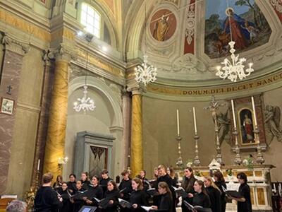 Grande successo del Concerto dei Cori americani e lucchese, nella chiesa di Mutigliano
