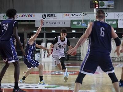 Basketball Club Lucca affronta il College Basket Borgomanero al Palatagliate