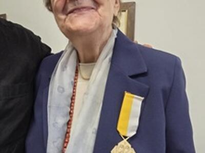Riconoscimento di Papa Leone XIV per Alva Bertuccelli, 94 anni, volontaria da 40 per l'Istituto Diocesano Sostentamento del Clero