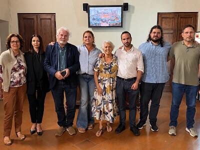 Teatro del Giglio, le opposizioni abbandonano l'aula del consiglio: "Atto che presenta forti criticità per coprire le perdite. Il teatro è allo sbando e chiediamo le dimissioni di Lazzarini e dell'assessora Pisano"