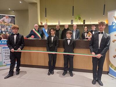 Taglio del nastro per la nuova sala-bar: comfort, efficienza  e nuovi servizi all&#039;Istituto &#039;Marconi&#039; di Seravezza