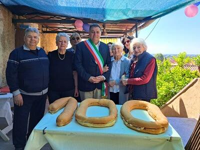 Pietrasanta abbraccia una nuova centenaria