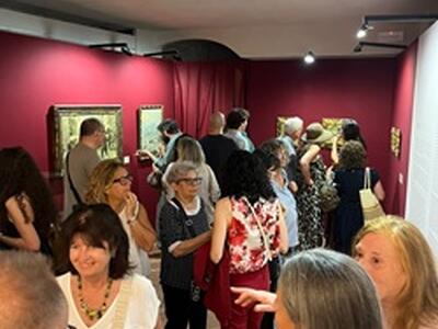Grande successo per l'inaugurazione della mostra 'Visione e memoria' alla Rocca Ariostesca
