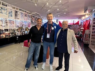 Atmosfera elettrizzante per il Giro a Porcari con ospiti Bartoli e Cipollini. In mattinata Allocchio e Amadio in visita al museo di Ivano Fanini (Photogallery)