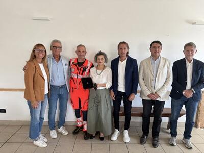 Solidarietà in campo: consegnato il nuovo ecografo portatile alla Croce Verde di Porcari grazie al Rotary Club Montecarlo Piana di Lucca