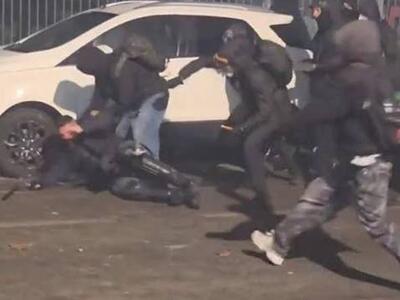 Per 1300 euro col c...o che mi farei prendere a sassate da quattro bastardi protetti dalla politica