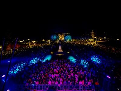 Dancing Memories, tutto pronto per la festa di fine estate sulle Mura di Lucca: appuntamento venerdì 18 settembre al Caffè delle Mura