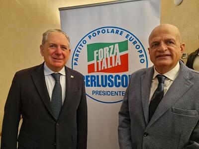 Forza Italia annuncia l'apertura della sede a Lucca