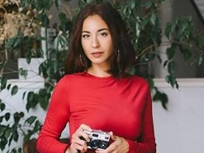 La fotografa Serena Rossi al Caffè Santa Zita