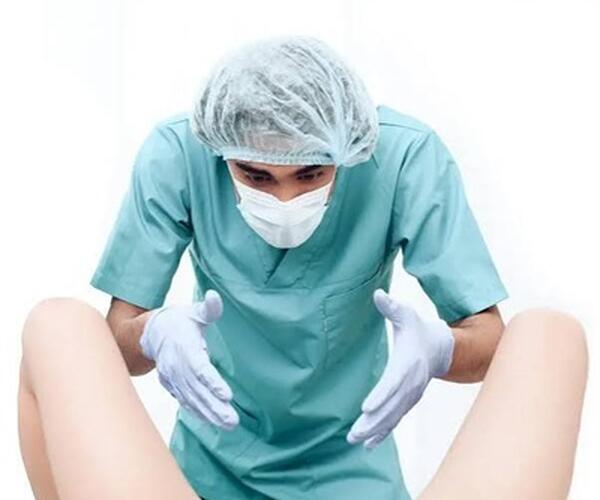 Divieto di esercizio della professione per un noto ginecologo lucchese accusato da alcune pazienti di aver compiuto atti sessuali