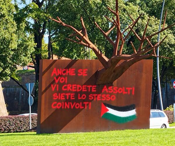La vergogna del monumento di S. Anna: ma se il sindaco non ha le palle per abbatterlo, perché non ci pensa Israele?