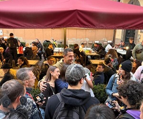 Bagno di folla per Roberto Vannacci ai Comics: "Questi sono i sondaggi che preferisco"