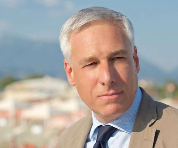 Caos in maggioranza a Viareggio, Del Ghingaro prende tempo dopo il terremoto politico di domenica
