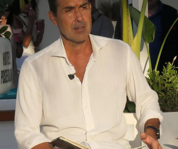 Là dove tutto è cominciato: Roberto Vannacci torna al bagno Biondetti intervistato da Aldo Grandi