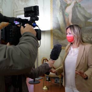 e8b0057b-cf17-4054-9a49-70f63c2ba88d