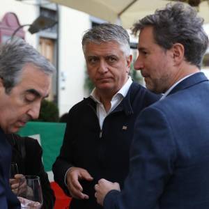 60b14fdb-fd63-4dd5-b4a2-afd1c69a32b1