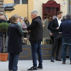 f7680701-93d7-407c-acb5-1ebb3cbf6c9b