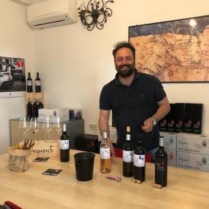 f0f470e0-0d3b-4467-85c8-5b0498671605