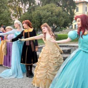 Lucca-Bimbi-Principesse-Disney (1)