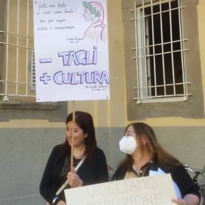 e40cb930-f04a-42a5-b702-e0f01c69eca9