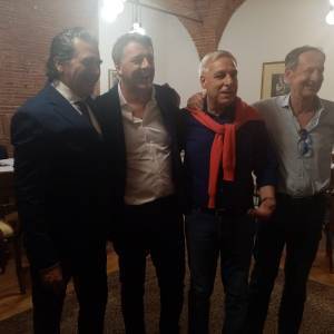 de09240c-a581-436a-af73-ae169dd2b8ca