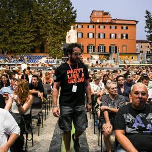 6fa3b380-edb8-4f5b-a974-703eeecf51bd