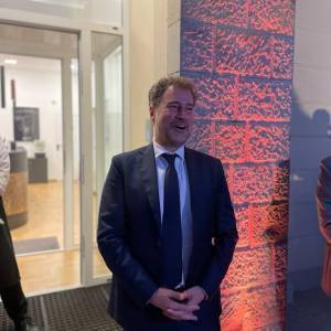 6d4ec355-4f88-454a-b527-539b5285a065