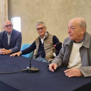 95AE0BE9-57E0-4BF8-BF1D-BA7E82FBA1B3