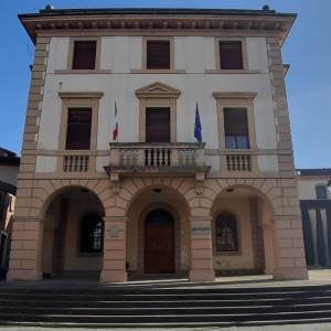 7fe360d5-ede6-4123-8aa9-5011d27650d8