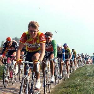 23. In maglia Ariostea alla sua prima Parigi Roubaix