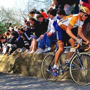 40. Sorensen attacca sul mitico Muro di Grammont al Fiandre 97