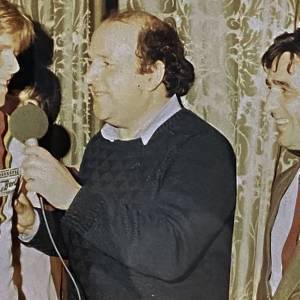 8. Intervistato insieme ad Ivano Fanini ad una festa dopo il successo nel mondiale