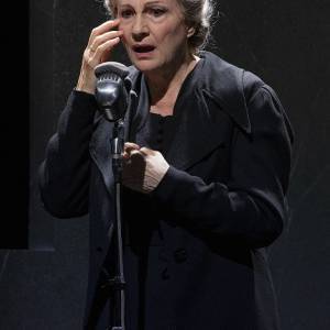 2 Anita Bartolucci (Signora Frola)