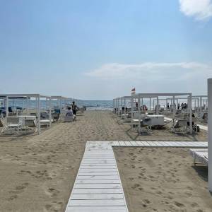 a61d404a-2dfa-4d6b-99a7-543d57df2bd4