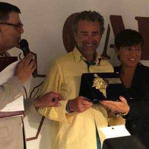 aa1e4a91-fea7-4c4e-b387-299424c68d96