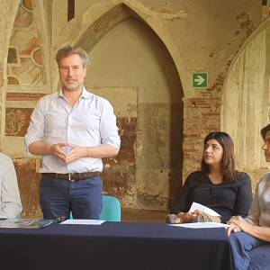 fbabb75d-7424-444d-9a47-1723453bd8c3