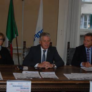 2f83ace6-9ddc-4e63-b66d-f968321d9d45