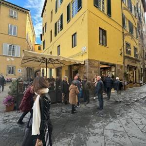 23b31510-fb4c-49d1-bb81-a942df91ea4d