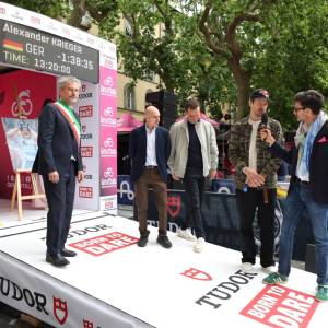 080a9c81-a0b4-4de3-adab-56c7ccb84cda