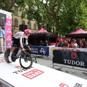 5d73d39f-50a3-468b-9577-f521bb0122a3