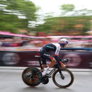 964e3af3-8623-48dd-93ff-038c4d08991f