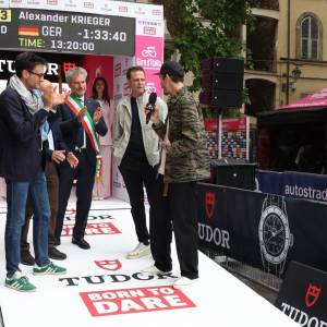 e7b59ec9-e97e-4adb-9c3a-618b2f3b6aa9