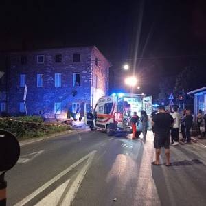 c958921d-8260-4f12-a689-3b1ed658622d